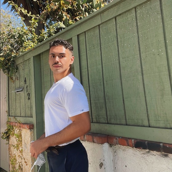 Meet your Posher, Kenneth - Picture 1 of 1